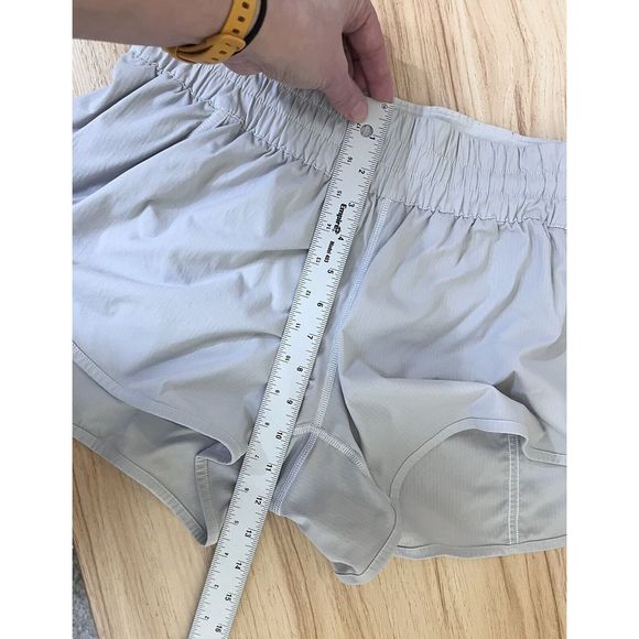 Lululemon Tracker Short 4” Light Gray Size 12 - Picture 8 of 10